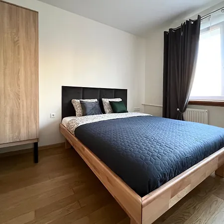 K22 Airport Chopin B * 바르샤바