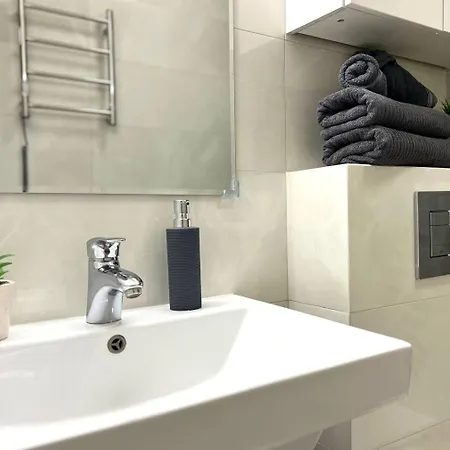 K22 Airport Chopin B * 바르샤바