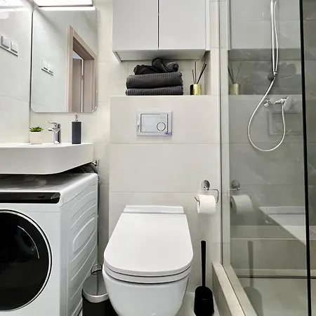 K22 Airport Chopin B Apartament *